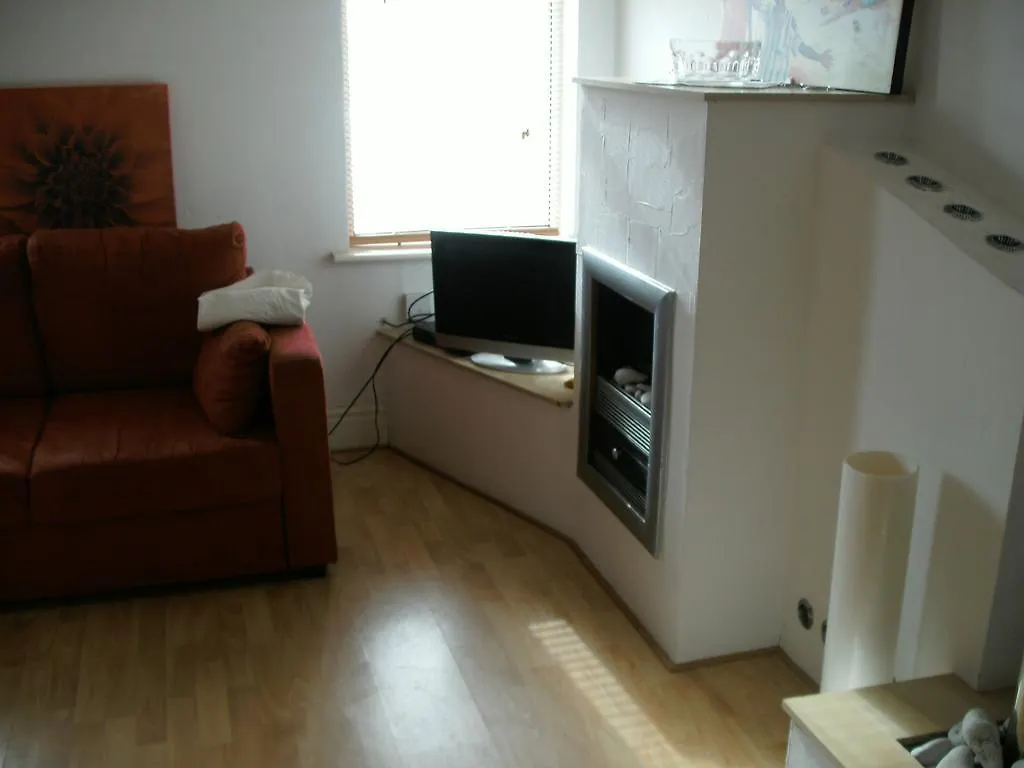 Derby Court - Family & Couples Only Apartment Blackpool