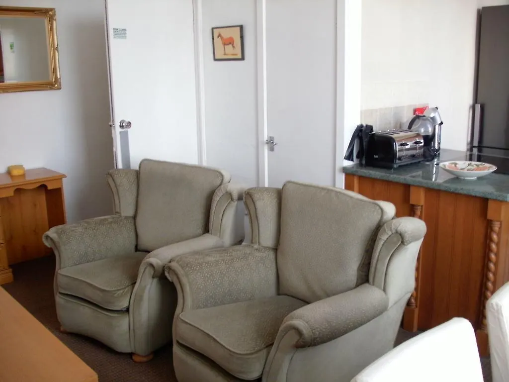 Derby Court - Family & Couples Only Apartment Blackpool